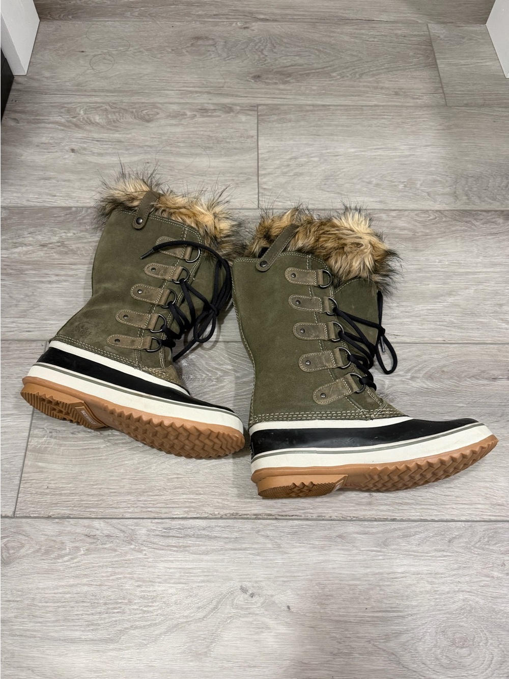 Women’s Sorel Joan of Arctic Shearling Boots in Green Size 6.5 - Picture 5 of 10